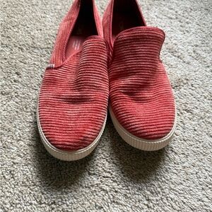 Women's Coral Corduroy Toms